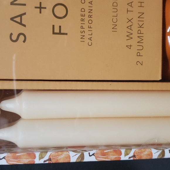 Sand & Fog 2 Pumpkin Candleholders and 4 Tapers Set - Picture 4 of 6